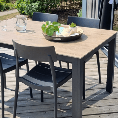 Table Calvi 4/6 personnes